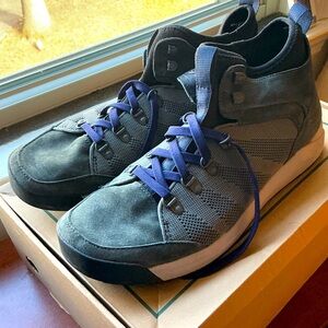 LL Bean Vista Hiker Mid Boots, Sz 11.5, Dark Pewter and Blue, Great condition.